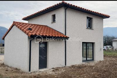 Maison - 100 m² - 5 pièces