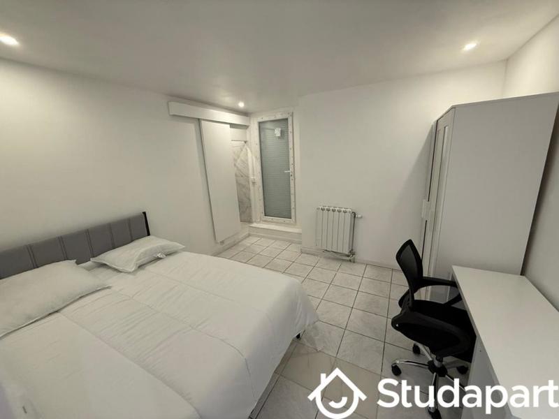 Chambre - 9 m² - 1 pièce