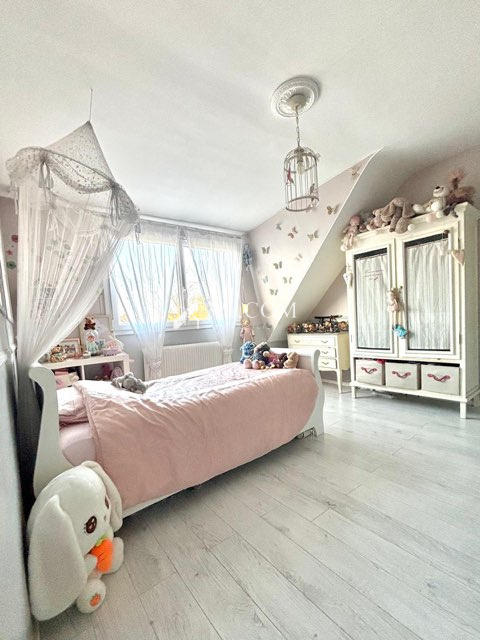 Maison - 137 m² - 6 pièces