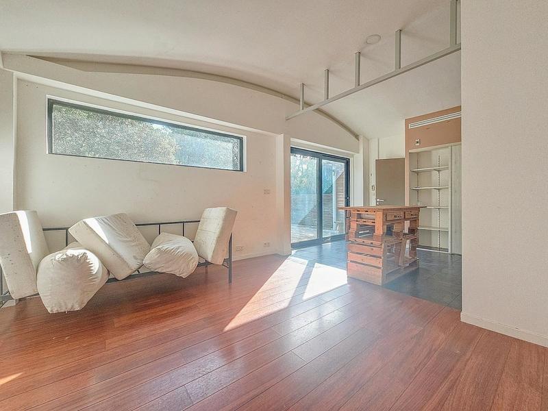 Maison - 260 m² - 9 pièces