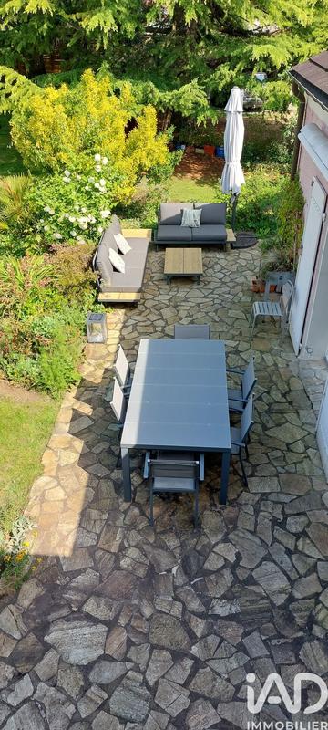 Maison - 215 m² - 8 pièces