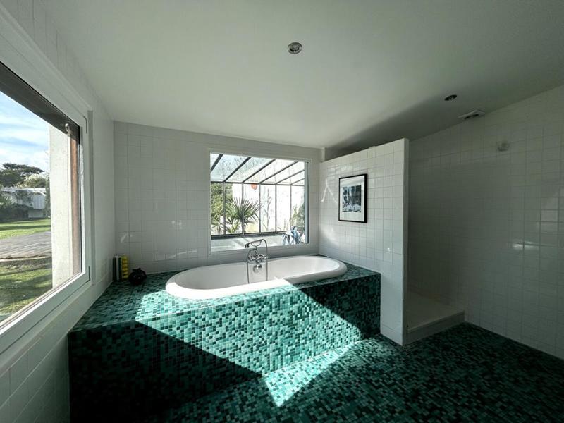 Maison - 230 m² - 6 pièces