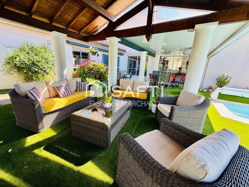 Maison - 402 m² - 10 pièces