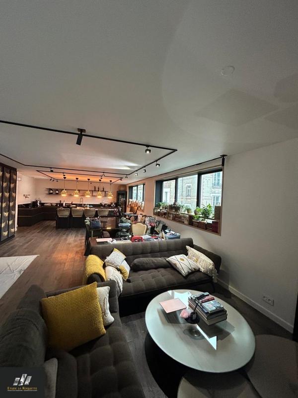 Appartement - 180 m² - 5 pièces