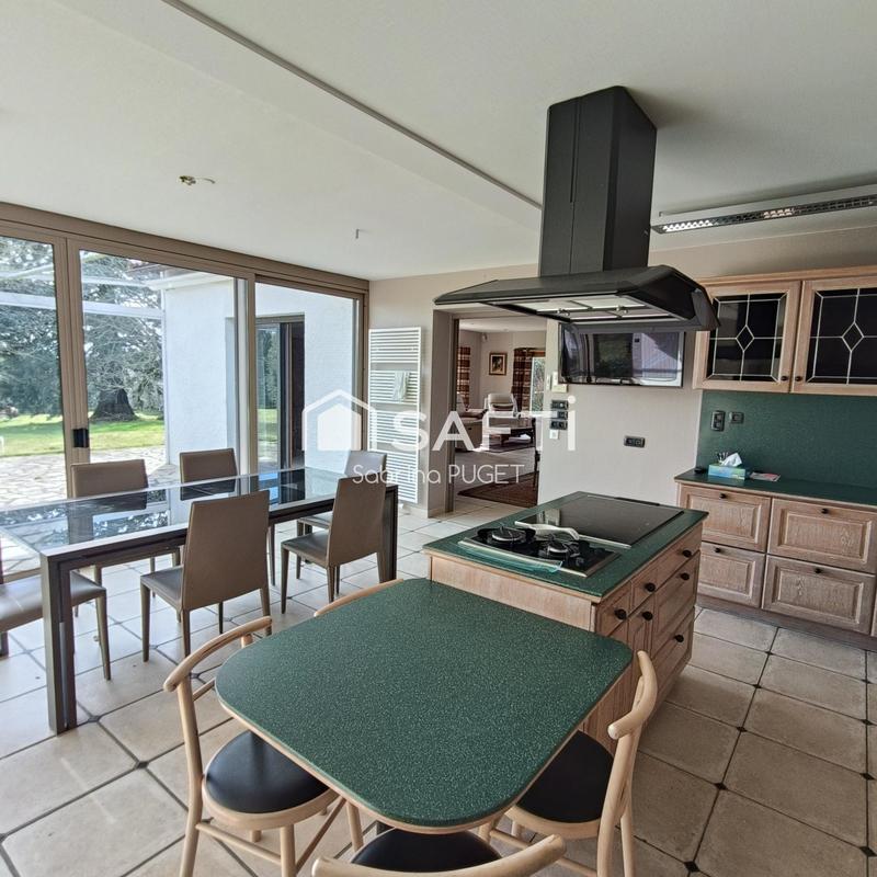 Villa - 360 m² - 12 pièces