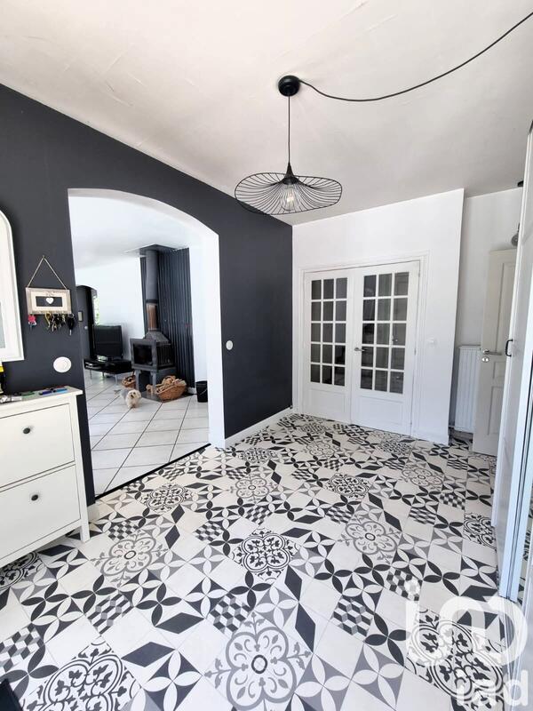 Maison - 220 m² - 9 pièces