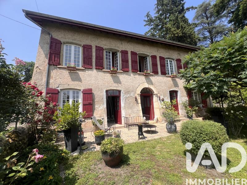 Maison - 290 m² - 12 pièces