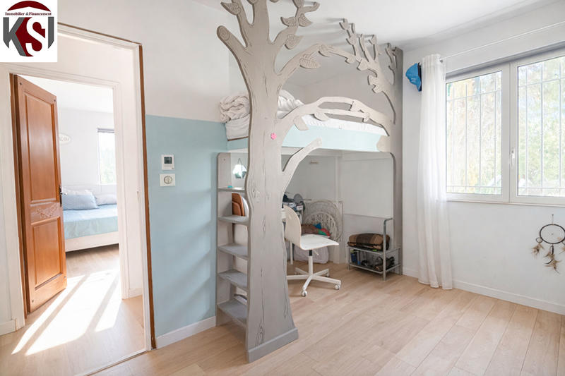 Maison - 277 m² - 12 pièces