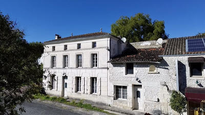 Maison ancienne - 540 m² - 9 pièces