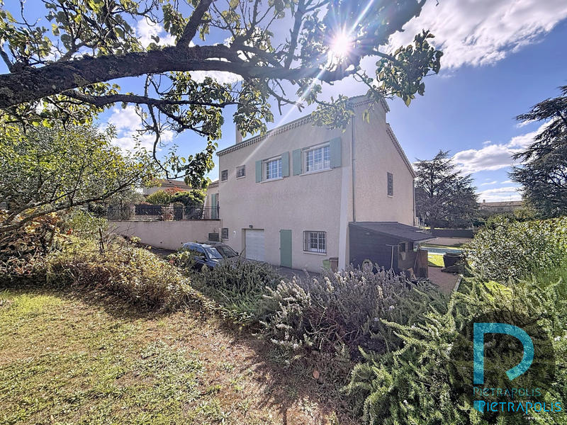 Villa - 183 m² - 5 pièces