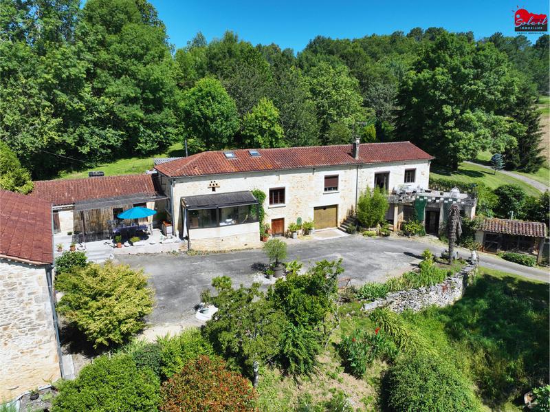 Maison - 220 m² - 9 pièces