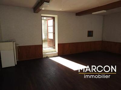 Maison - 214 m² - 12 pièces