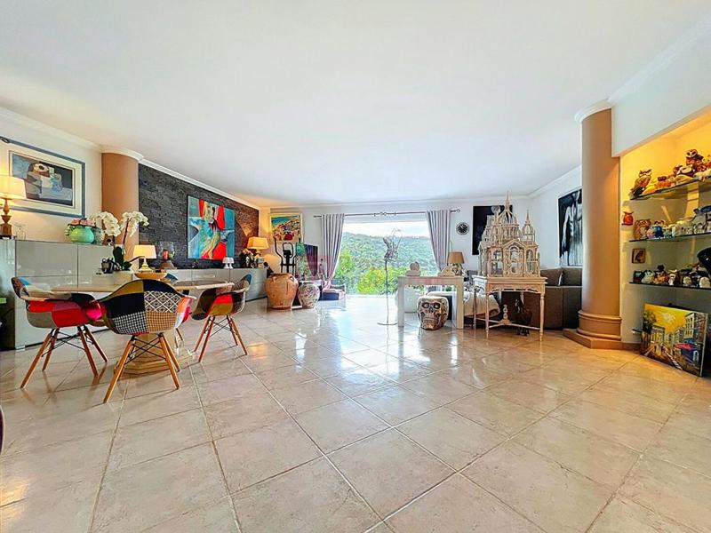 Villa - 184 m² - 5 pièces