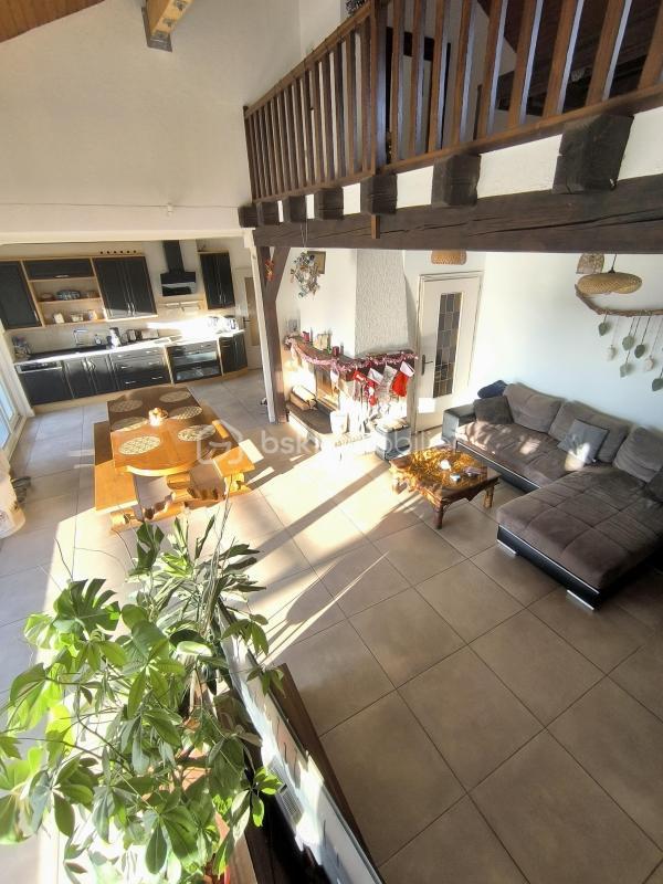 Maison traditionnelle - 290 m² - 9 pièces