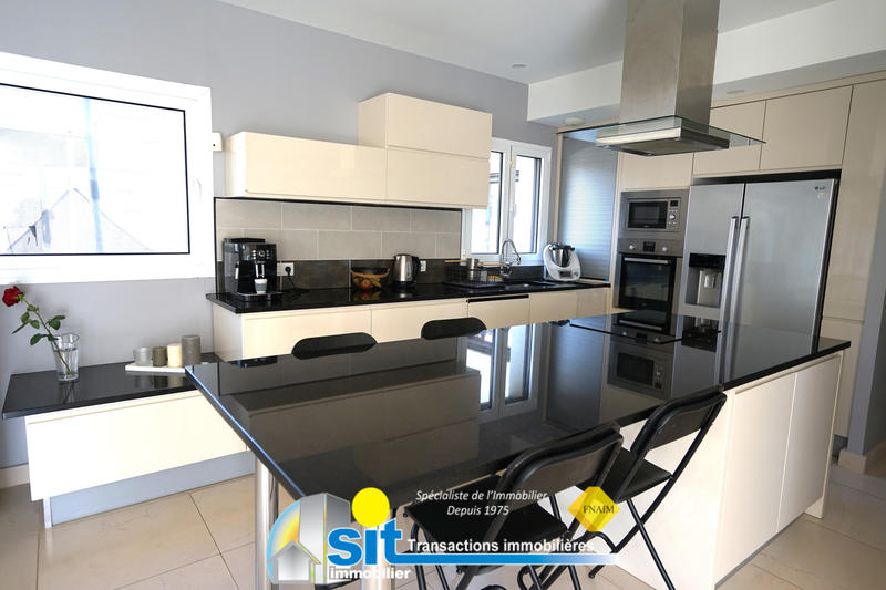 Maison - 111 m² - 5 pièces