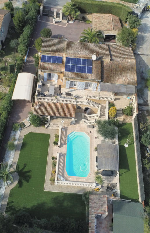 Maison - 212 m² - 7 pièces