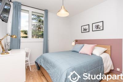 Chambre - 11 m² - 1 pièce