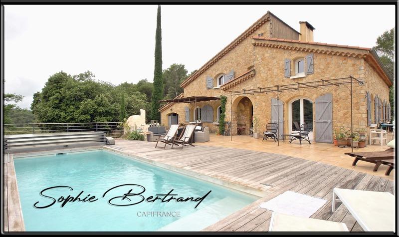 Maison - 236 m² - 9 pièces