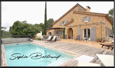 Maison - 236 m² - 9 pièces