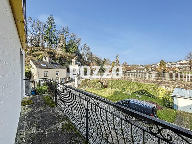 Maison - 224 m² - 7 pièces