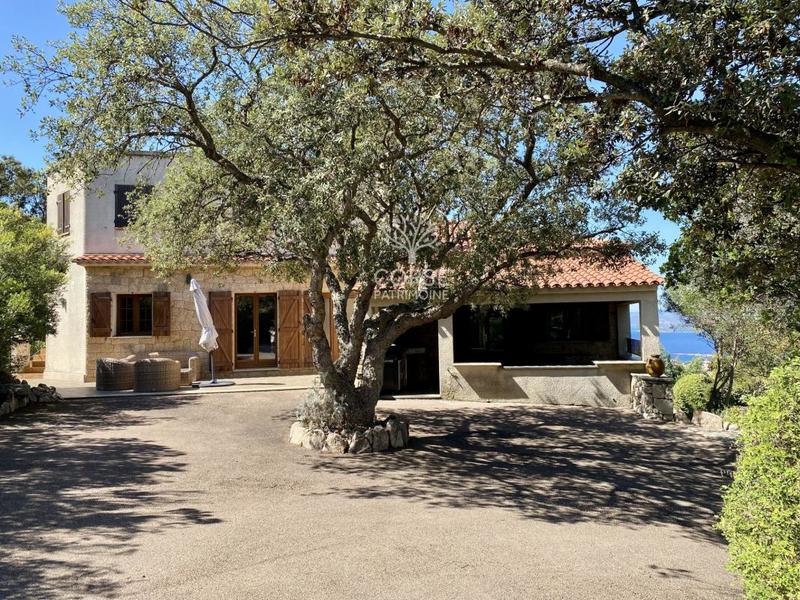 Villa - 282 m² - 7 pièces