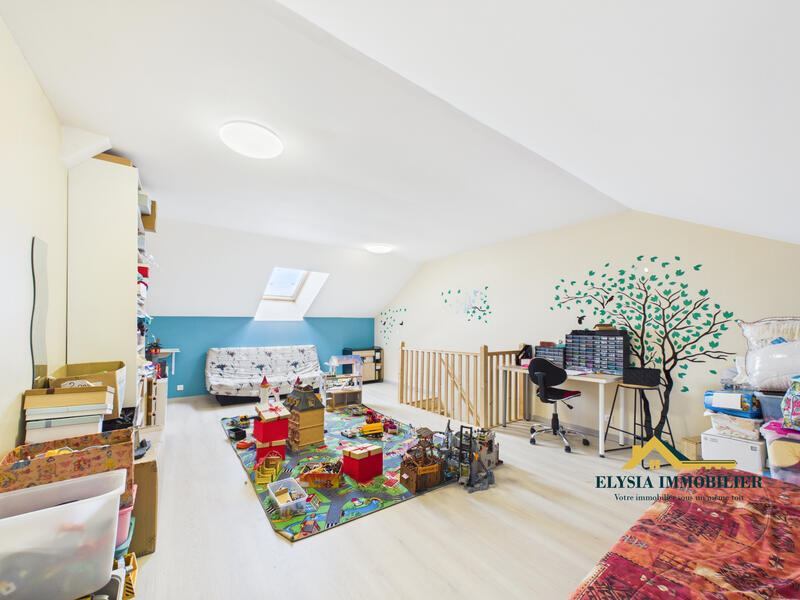 Maison - 225 m² - 7 pièces