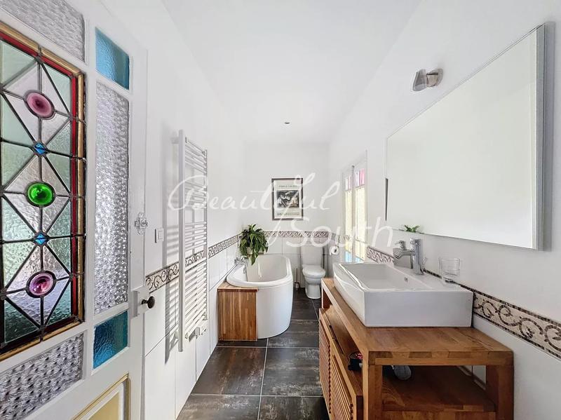 Maison chambre d'hôtes - 212 m² - 8 pièces