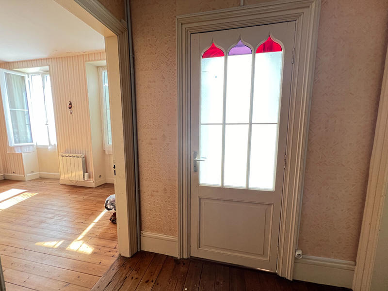 Maison - 225 m² - 9 pièces