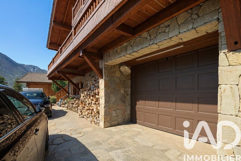 Maison - 205 m² - 5 pièces