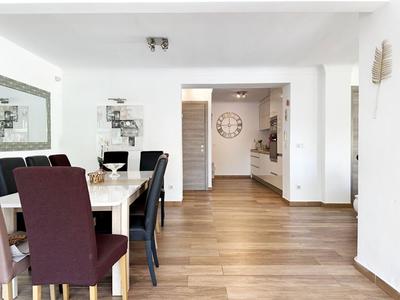 Villa - 200 m² - 5 pièces