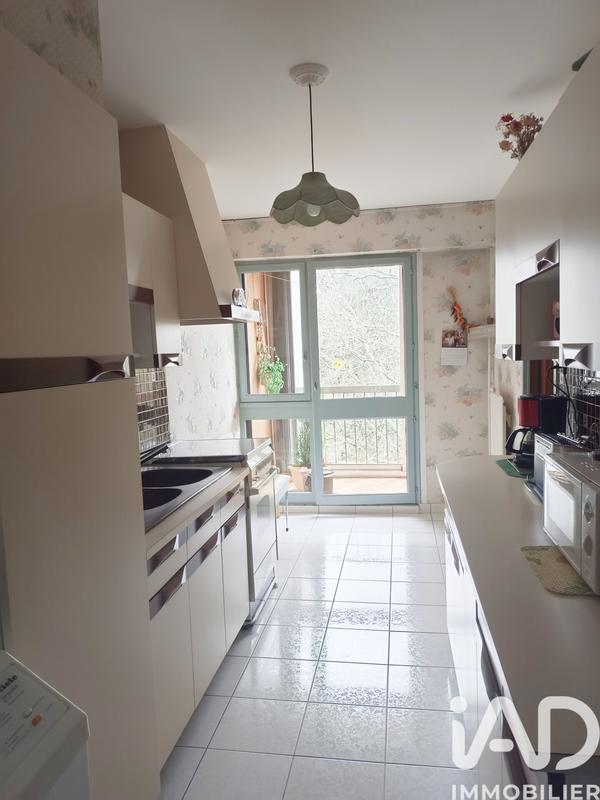 Appartement - 90 m² - 5 pièces