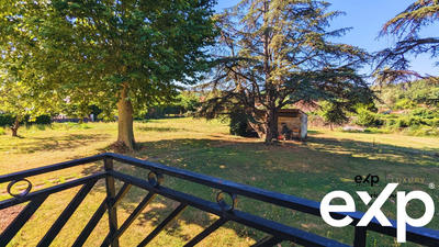 Maison - 280 m² - 9 pièces