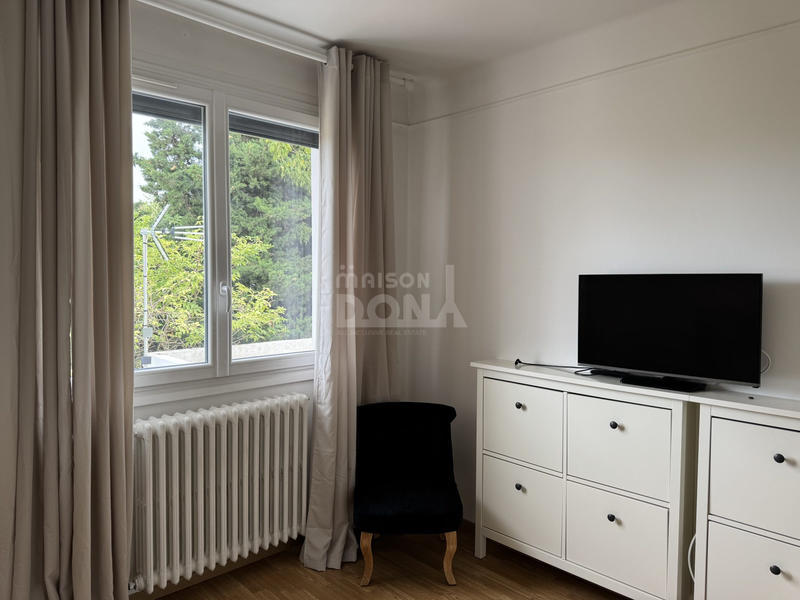 Maison - 242 m² - 8 pièces