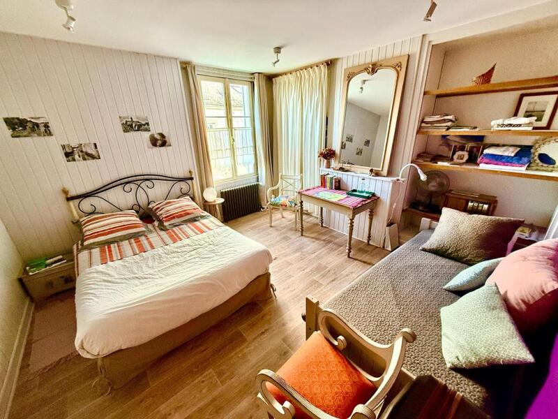 Demeure - 171 m² - 6 pièces