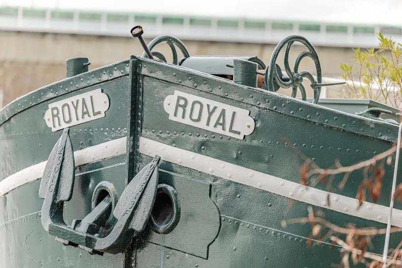 Maison - 250 m² - 7 pièces