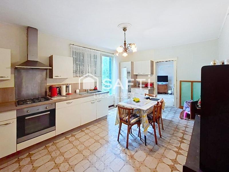 Maison - 181 m² - 5 pièces