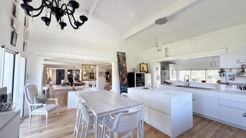 Maison - 280 m² - 7 pièces