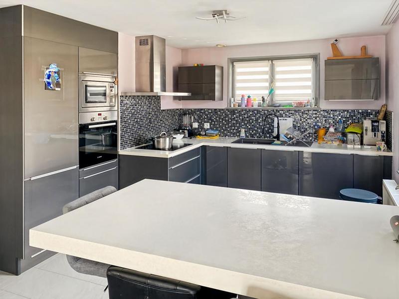 Maison - 143 m² - 5 pièces