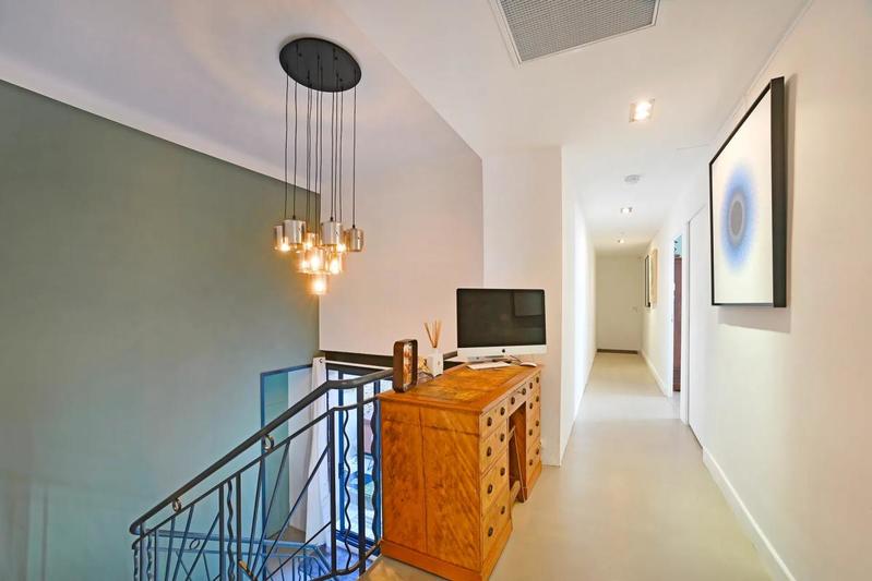 Maison - 250 m² - 7 pièces