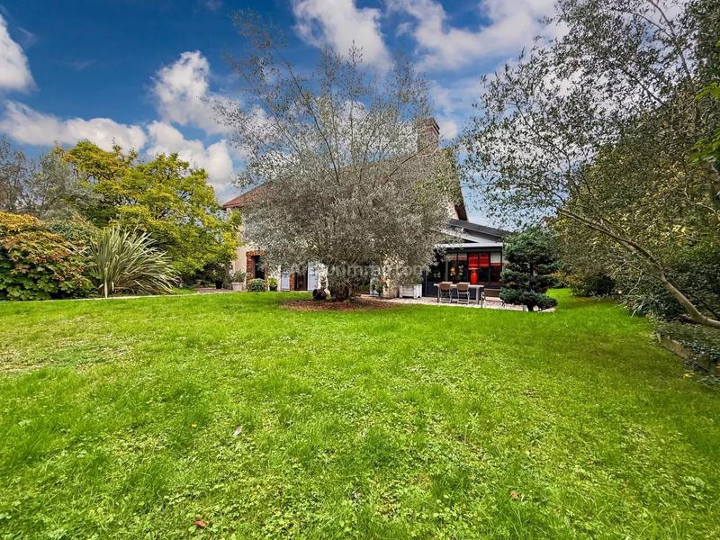 Maison - 291 m² - 9 pièces