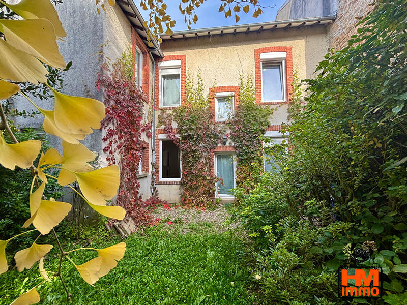 Maison - 180 m² - 9 pièces