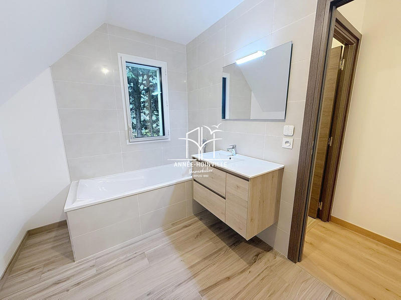 Maison - 137 m² - 6 pièces