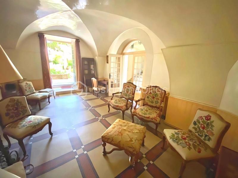 Appartement - 750 m² - 17 pièces