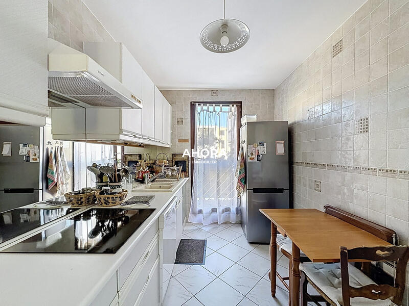 Appartement - 82 m² - 4 pièces