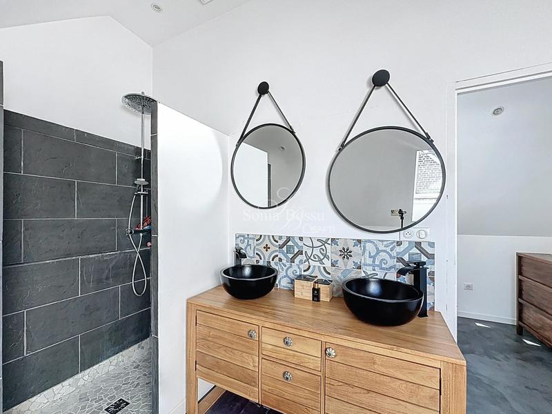 Maison - 195 m² - 7 pièces