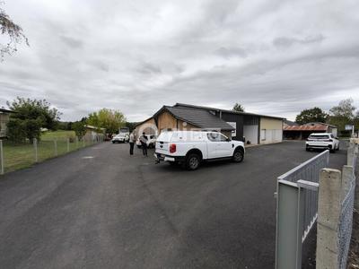 Bureau - 180 m² - 1 pièce