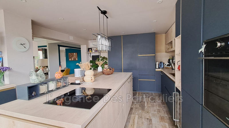 Maison - 223 m² - 8 pièces