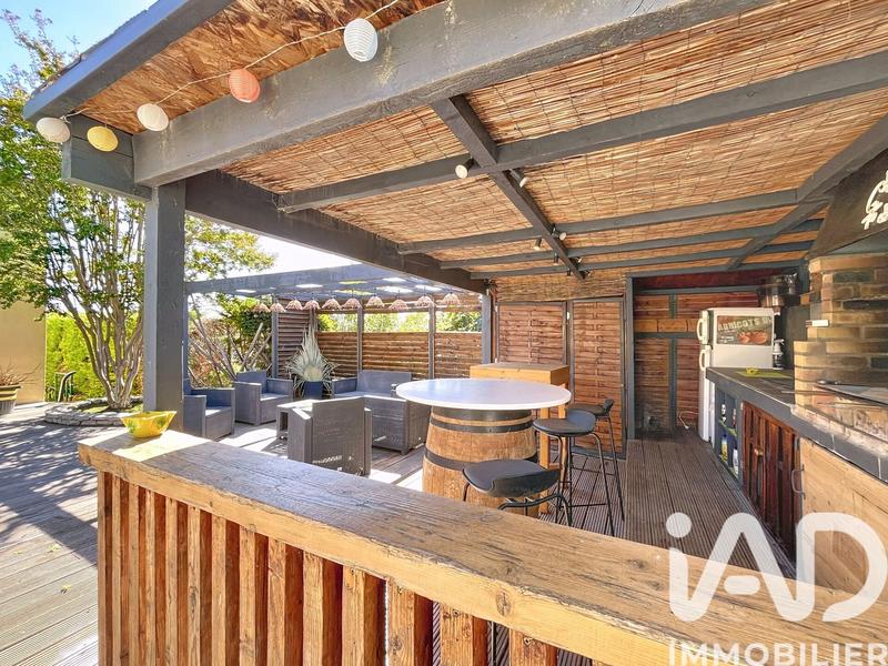 Maison - 240 m² - 5 pièces