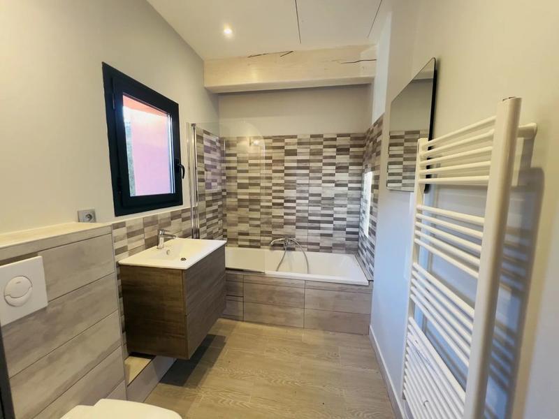 Maison - 281 m² - 12 pièces