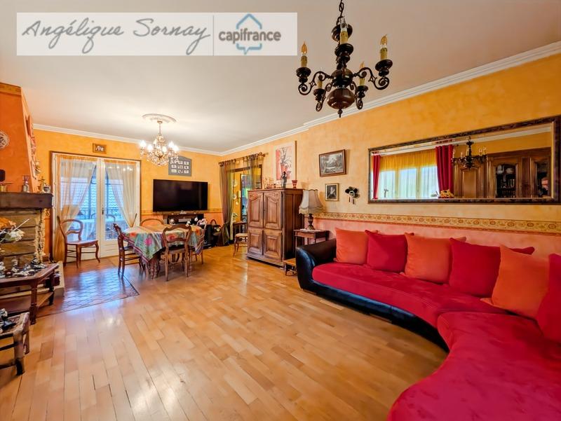 Maison - 207 m² - 7 pièces